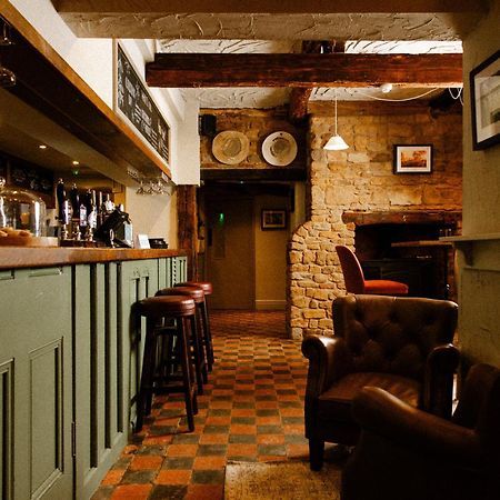 The Olde Coach House Inn Ashby Saint Ledgers Exterior photo