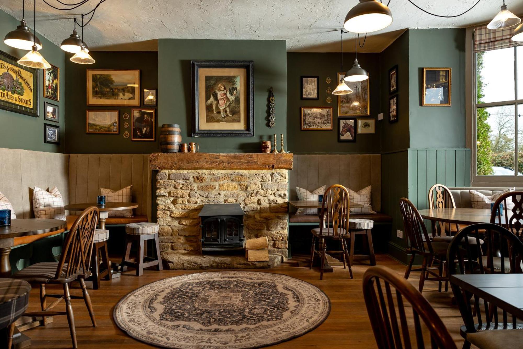 The Olde Coach House Inn Ashby Saint Ledgers Exterior photo