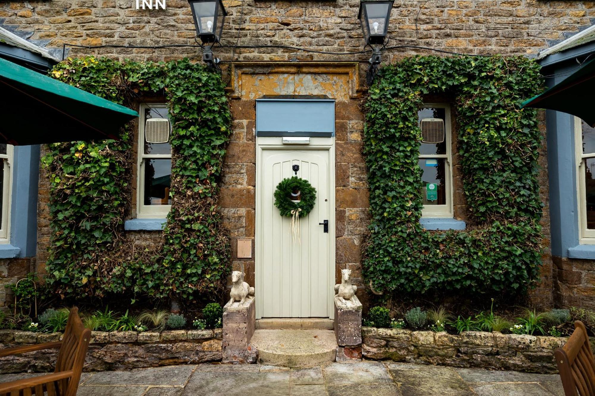 The Olde Coach House Inn Ashby Saint Ledgers Exterior photo
