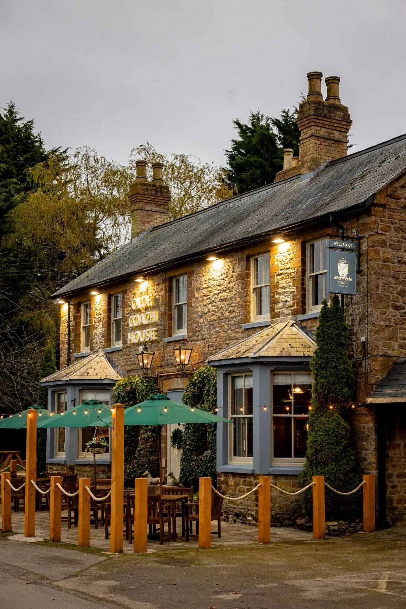 The Olde Coach House Inn Ashby Saint Ledgers Exterior photo