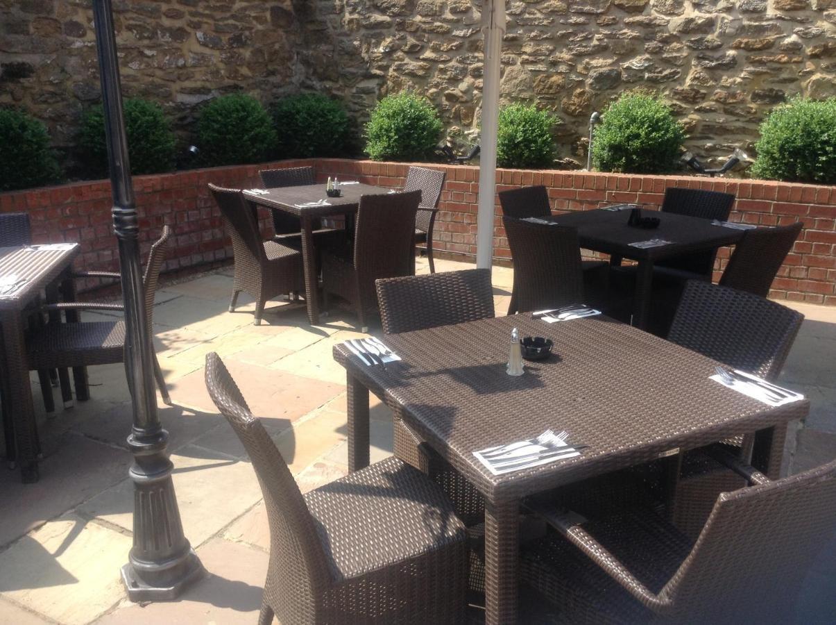 The Olde Coach House Inn Ashby Saint Ledgers Exterior photo